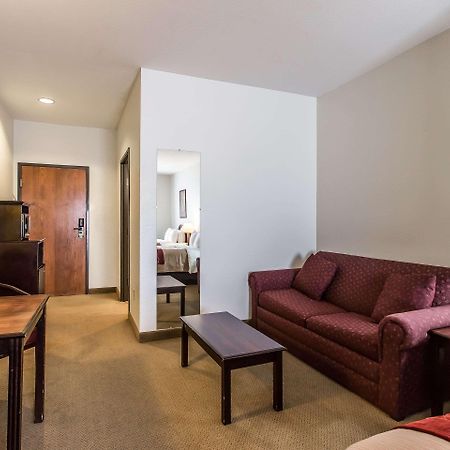 Quality Inn & Suites Guymon Exterior photo